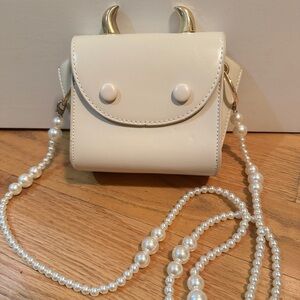 Elegant Cream Pearl-Handle Mini Crossbody Bag
